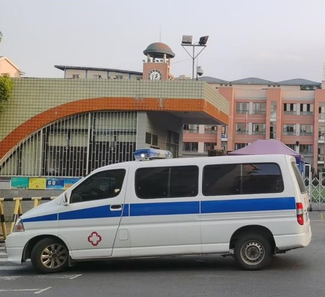 芗城救护车出租护送骨折病人一公里多少钱